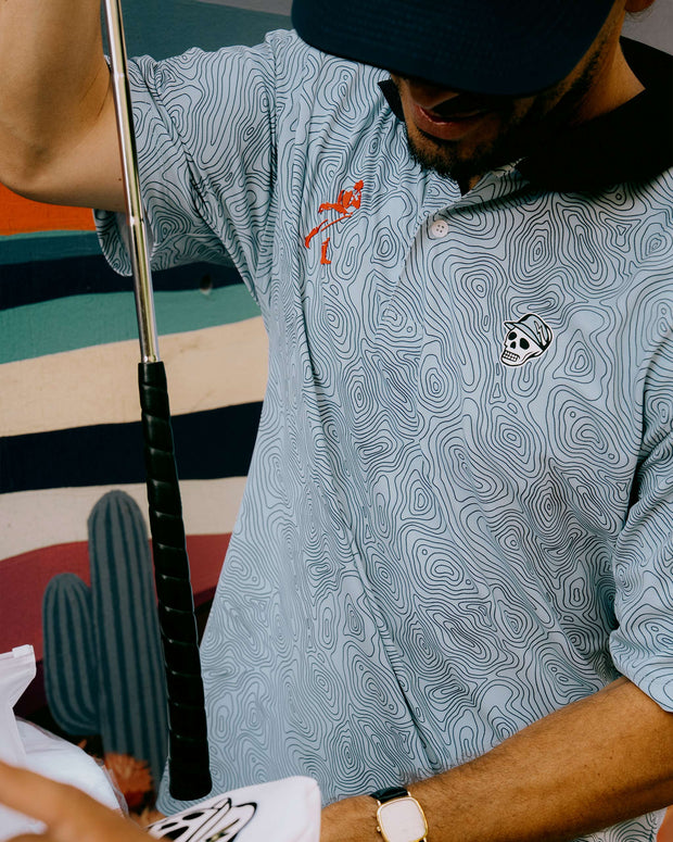 Performance golf polo shirt with contrast collar