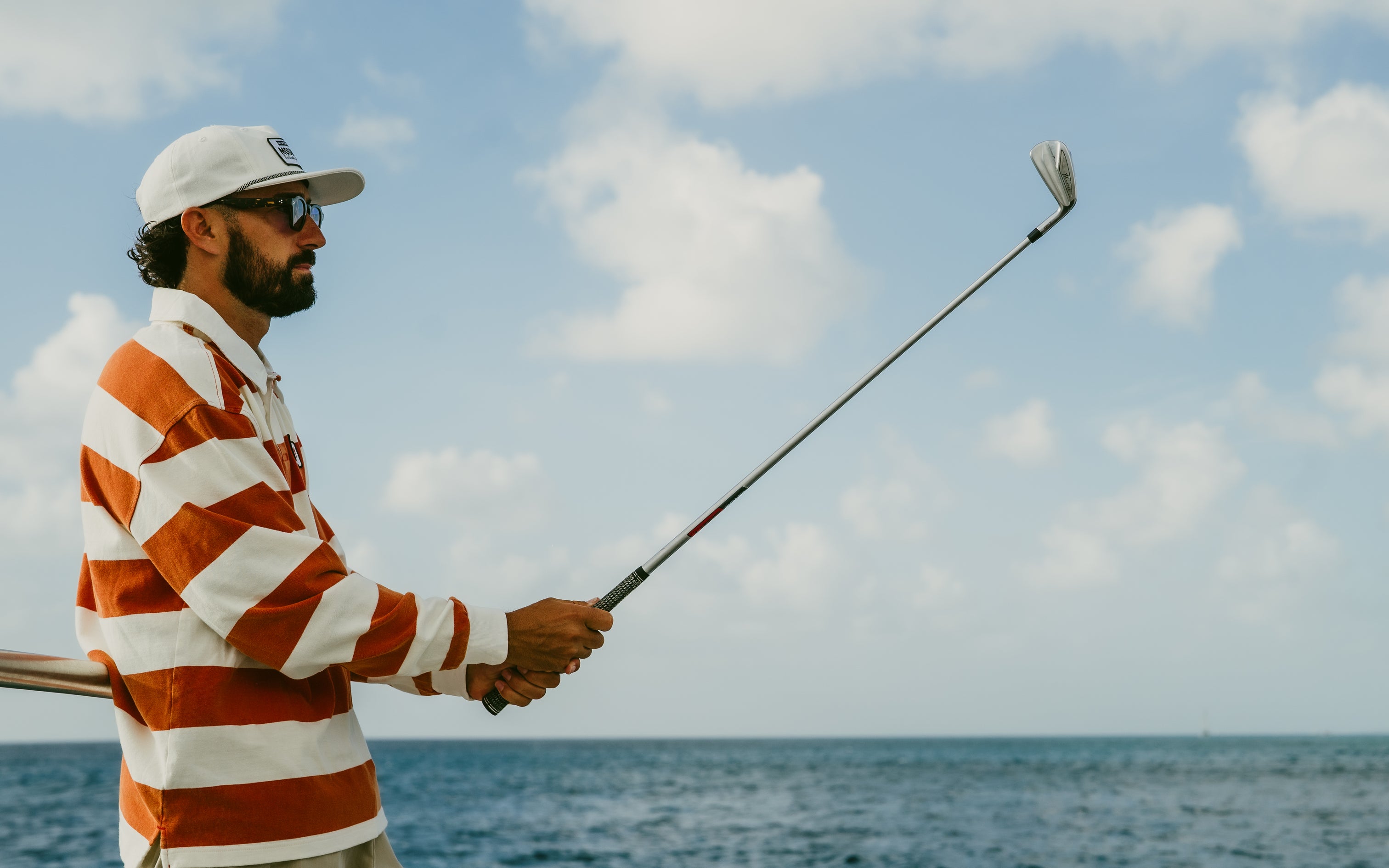 新品【DEVEREUX GOLF】 クルーネック／トレーナー／ブラウン／L Men's Golf Apparel & Accessories | Modern Golf Style | Devereux