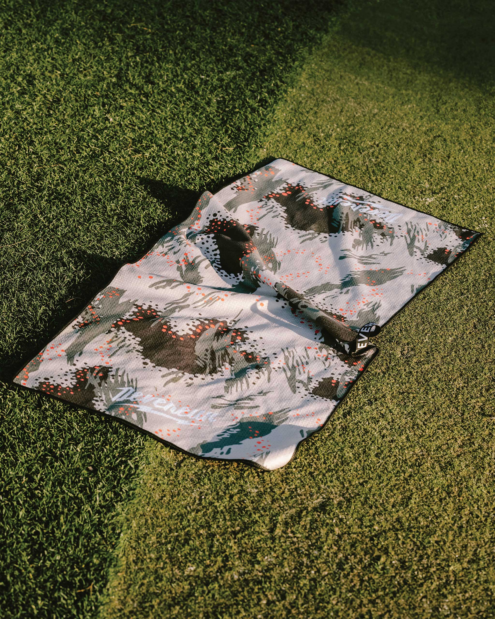 Golf Towels | Microfiber & Waffle Golf Towels - Devereux