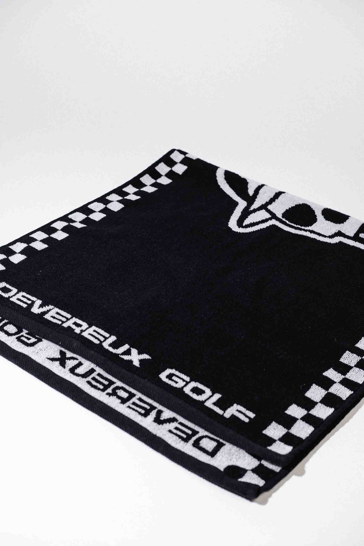 Skull Caddie Towel - Black and White – Devereux